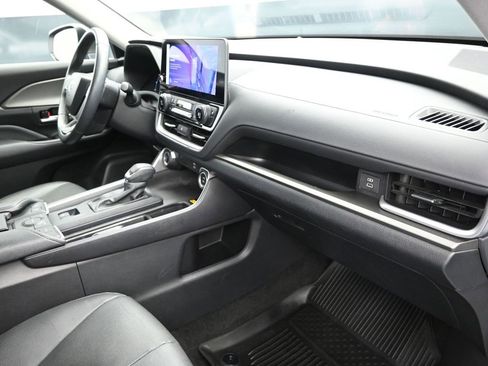 Used 2024 Toyota Grand Highlander XLE image 26