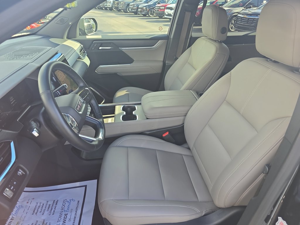 Used 2026 GMC Acadia Elevation w/ Elevation Premium Package FWD image 15