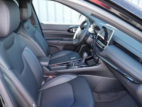 New 2025 Jeep Compass Latitude w/ Convenience Group image 27