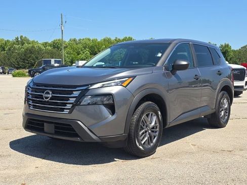 Used 2024 Nissan Rogue S AWD/4WD image 1