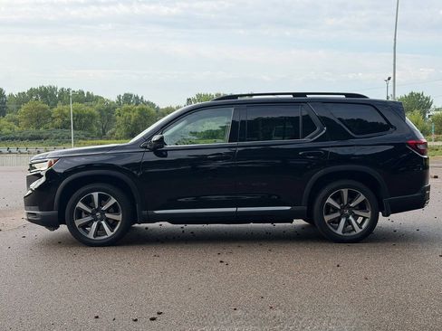 Used 2025 Honda Pilot Elite image 2