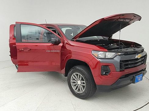 Used 2024 Chevrolet Colorado LT w/ LT Convenience Package II RWD image 10