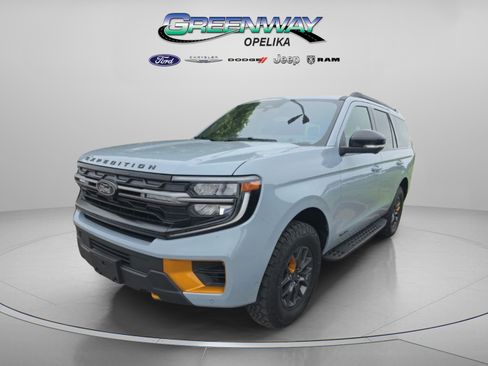 Used 2025 Ford Expedition Tremor AWD/4WD image 14