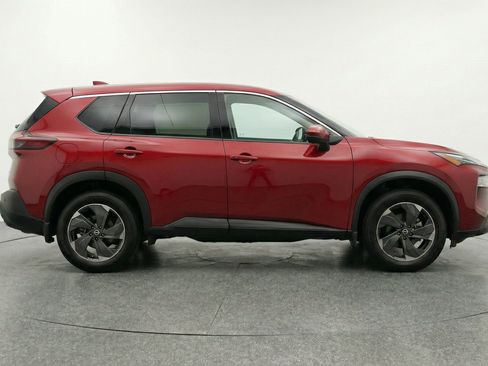 Used 2025 Nissan Rogue SV AWD/4WD image 11