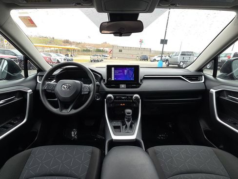 Used 2025 Toyota RAV4 XLE image 29