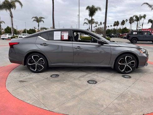 Certified 2023 Nissan Altima 2.5 SR w/ SR Premium Package image 9