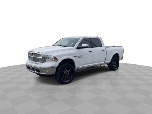 Used 2017 RAM 1500 Laramie w/ Convenience Group image 4