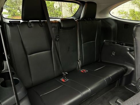 Used 2022 Toyota Highlander Platinum FWD image 33