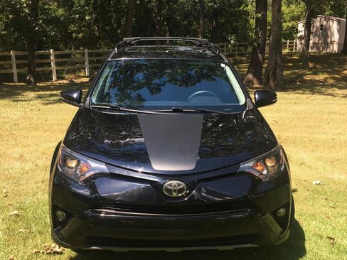 Used 2018 Toyota RAV4 Adventure AWD/4WD image 8