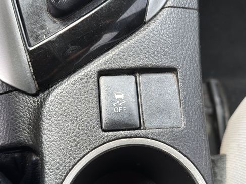 Used 2017 Toyota Corolla LE FWD image 9