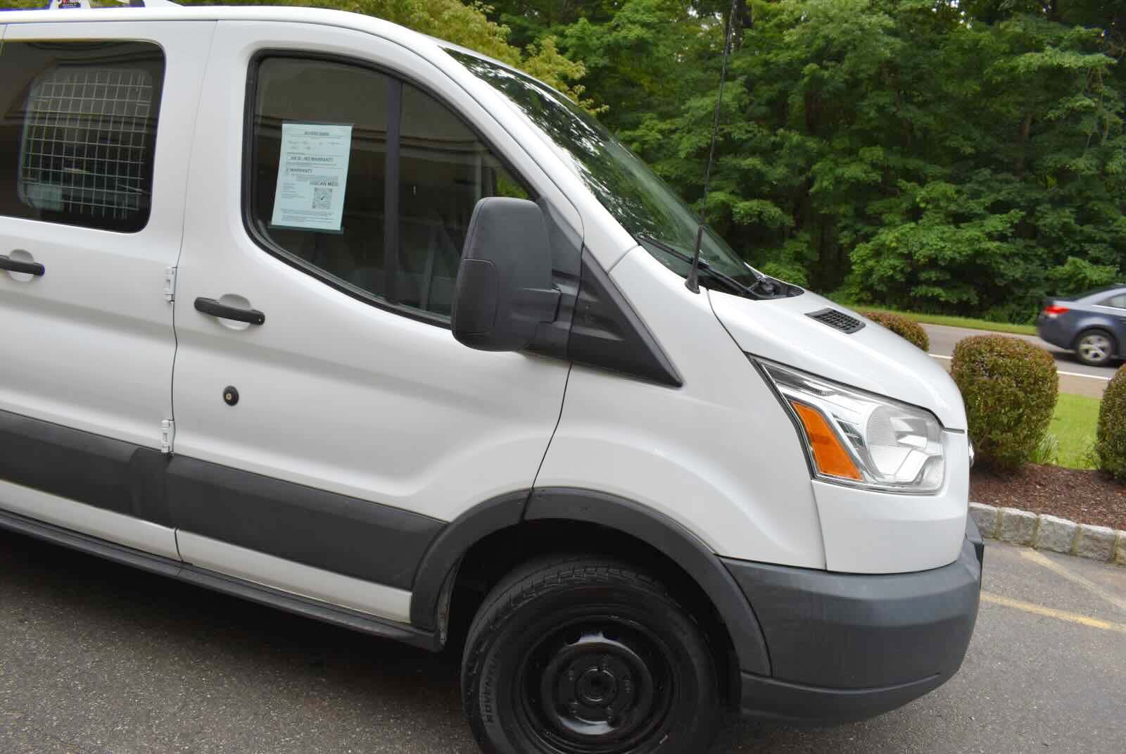 Used 2017 Ford Transit 250 130 Low Roof w/ Exterior Upgrade Package RWD image 46