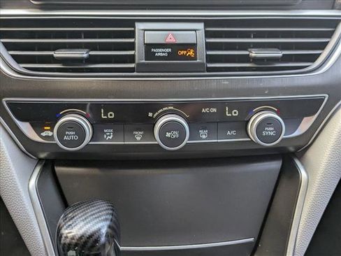 Used 2018 Honda Accord LX image 10