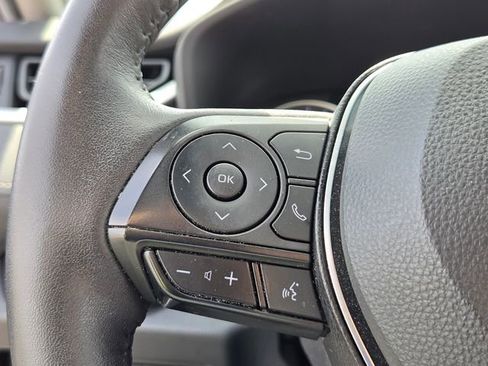 Used 2022 Toyota RAV4 XLE Premium AWD/4WD image 24
