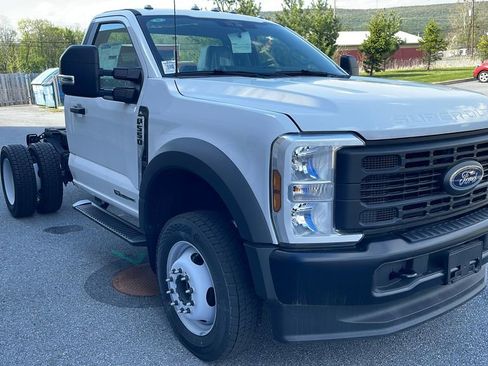 Used 2024 Ford F550 4x4 Regular Cab Super Duty image 2