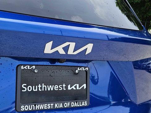 Used 2023 Kia Sorento S image 12