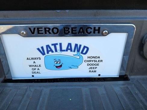 Used 2014 GMC Sierra 1500 SLT w/ SLT Preferred Package image 9