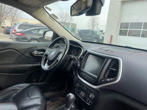 Used 2015 Jeep Cherokee Trailhawk w/ Comfort/Convenience Group image 2
