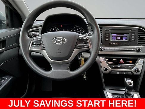 Used 2018 Hyundai Elantra SE FWD image 8