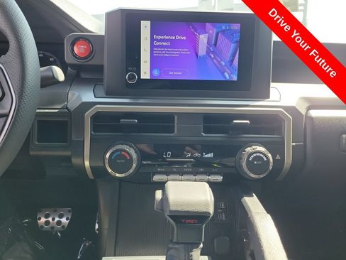 Used 2025 Toyota Tacoma TRD Sport AWD/4WD image 15