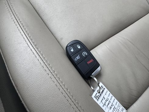 Used 2014 Jeep Grand Cherokee Limited image 18