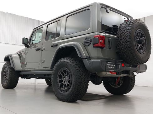 Used 2022 Jeep Wrangler Unlimited Rubicon w/ Xtreme Recon 35" Tire Package AWD/4WD image 3