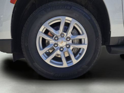 Used 2024 Chevrolet Tahoe LS RWD image 11