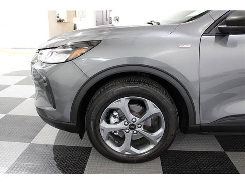 Used 2025 Ford Escape ST-Line image 9