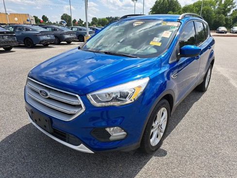 Used 2019 Ford Escape SEL FWD image 2