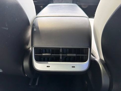 Used 2021 Tesla Model 3 Standard Range Plus RWD image 16