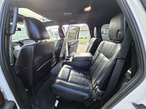 Used 2015 Lincoln Navigator 4WD image 17