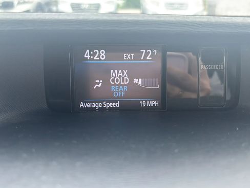 Used 2014 Toyota Sienna LE image 6