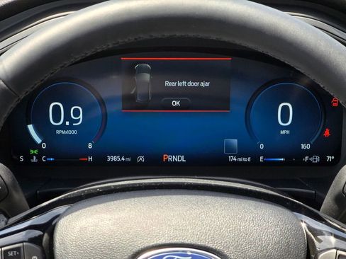 Used 2025 Ford Escape Active w/ Active Premium Tech Pack FWD image 7