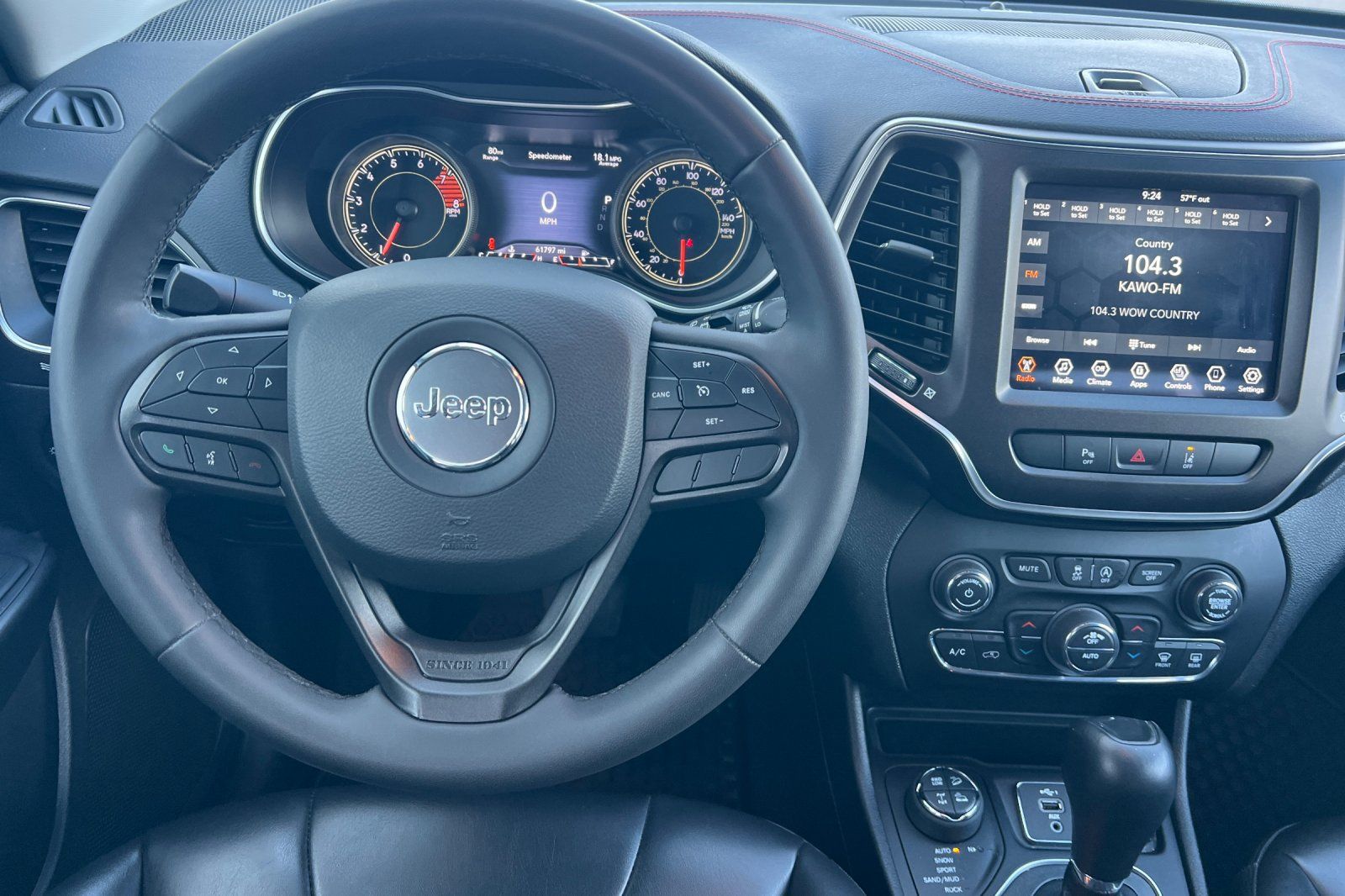 Used 2021 Jeep Cherokee Trailhawk AWD/4WD image 11