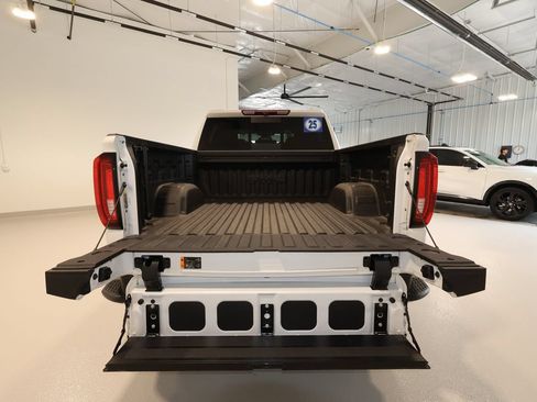 Certified 2025 GMC Sierra 1500 Denali AWD/4WD image 26