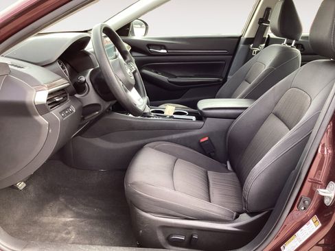 Used 2024 Nissan Altima 2.5 SV image 25