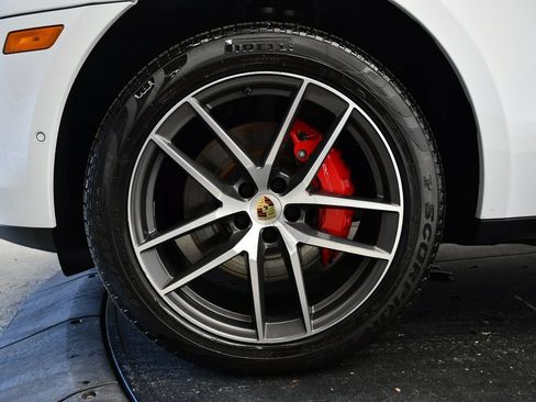 Certified 2023 Porsche Macan S AWD/4WD image 13