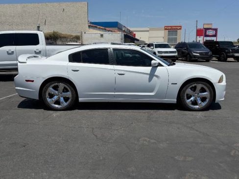 Used 2013 Dodge Charger R/T RWD image 2