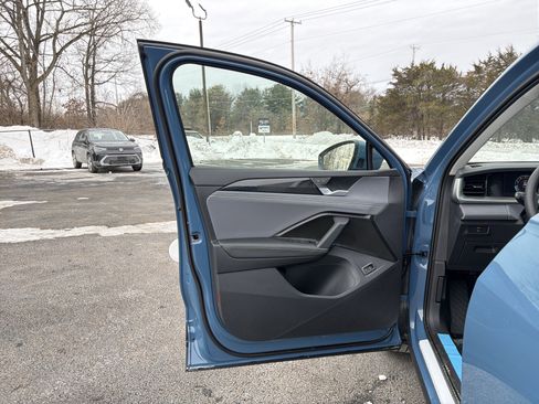 New 2026 Volkswagen Tiguan SE image 11