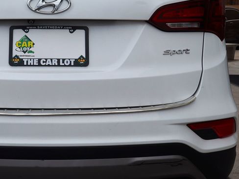 Used 2017 Hyundai Santa Fe Sport image 20