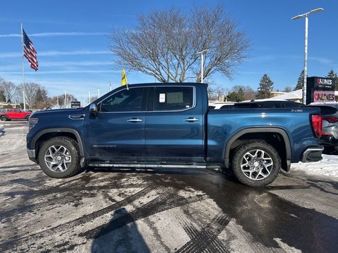 Used 2023 GMC Sierra 1500 SLT w/ SLT Premium Package image 8