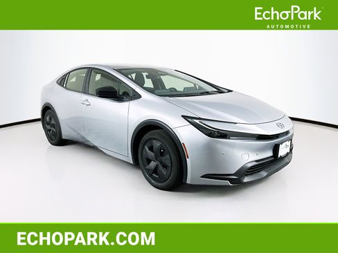 Used 2024 Toyota Prius LE image 1