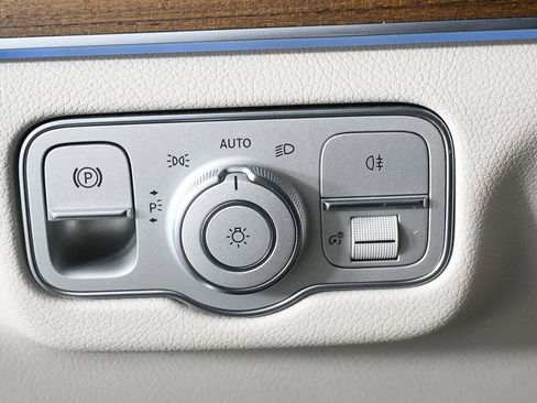 Certified 2022 Mercedes-Benz GLS 450 4MATIC image 9