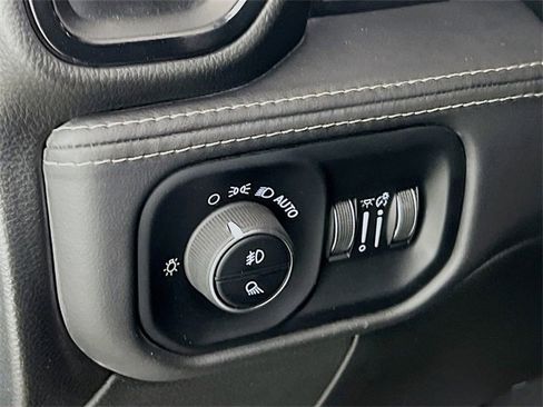 Used 2024 RAM 2500 Limited image 12