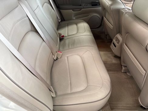 Used 2005 Cadillac De Ville w/ Limited Edition Package image 18