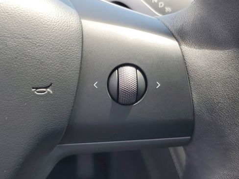 Used 2023 Tesla Model Y 2WD image 24