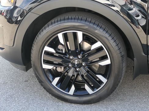 Used 2024 Kia Telluride SX image 9