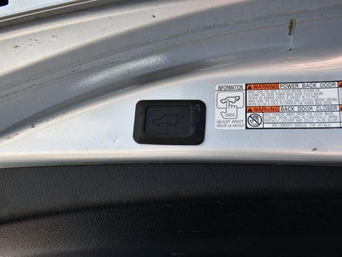 Used 2016 Toyota RAV4 XLE AWD/4WD image 21