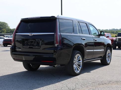 Used 2019 Cadillac Escalade Premium Luxury w/ LPO, Radiant Package AWD/4WD image 9
