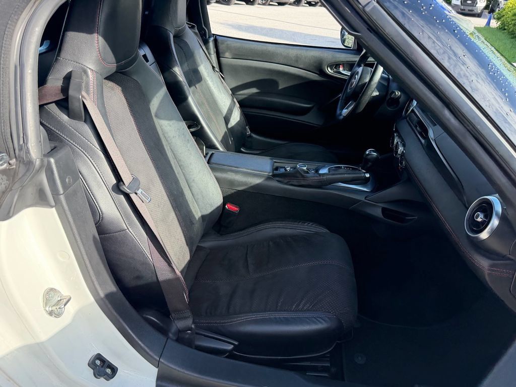 Used 2019 FIAT 124 Spider RWD image 14