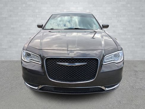 Used 2015 Chrysler 300 Limited image 3